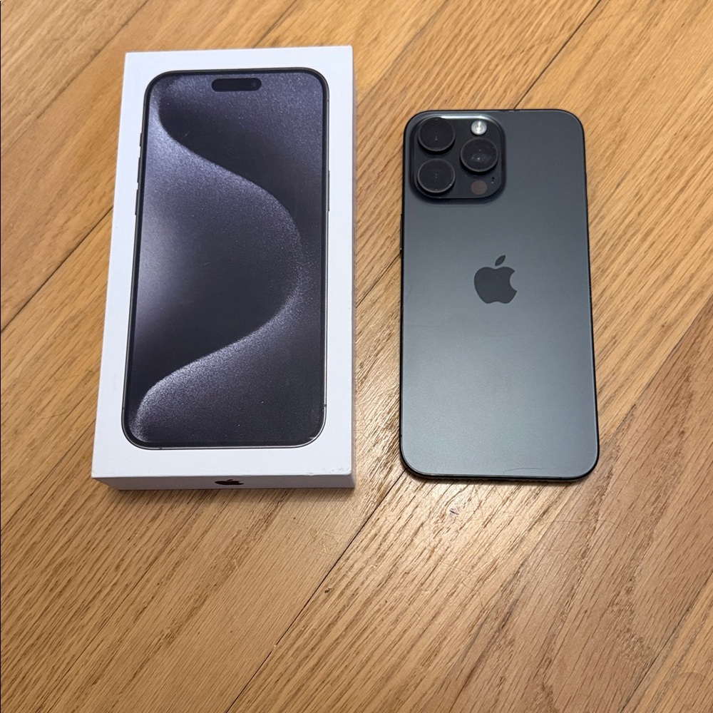 iPhone 15 pro max - Picture 2 of 5